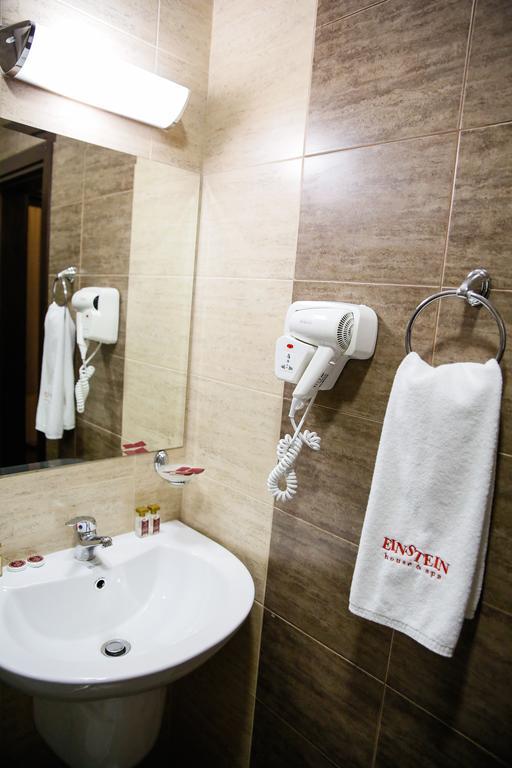 Einstein House & Spa Marchevo Ruang foto